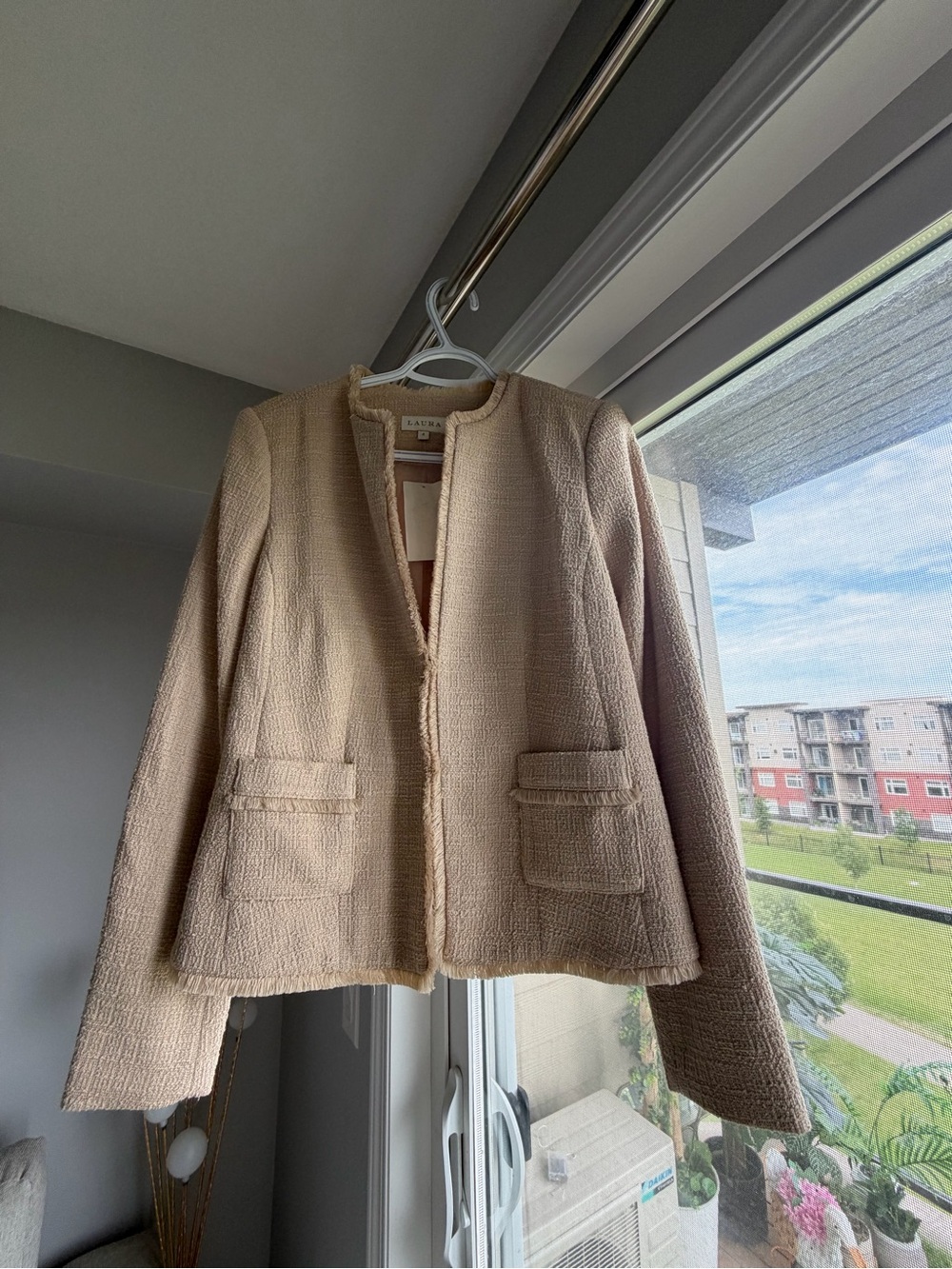 New with tags Women's Cream Collarless Textured Blazer, 4